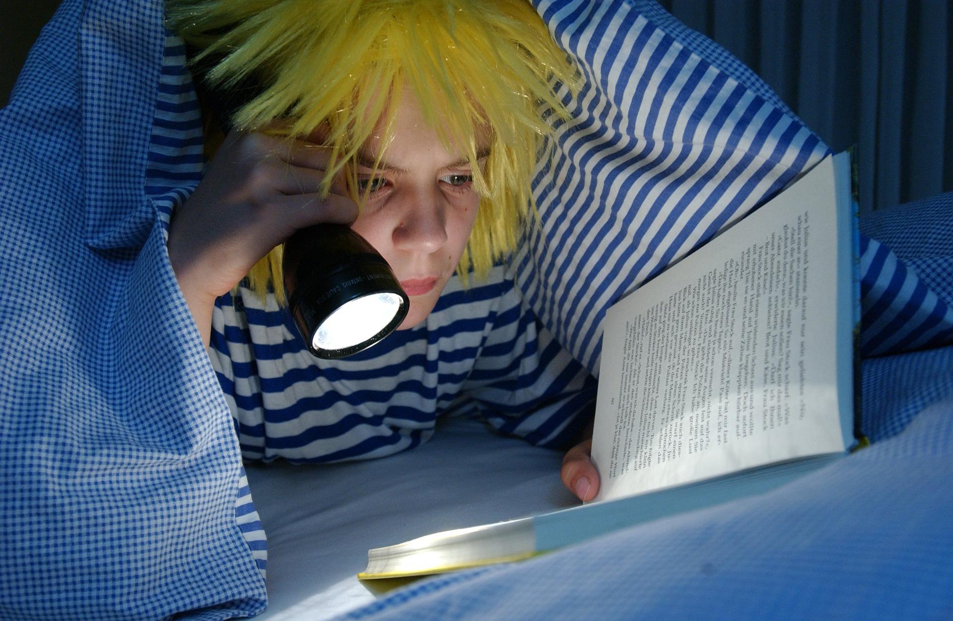 Help you child learn to love reading with these fun activities