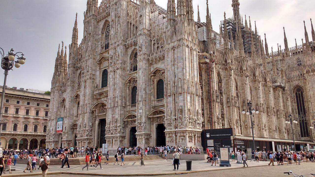 Surrounding yourself with native speakers will help you get used to Italian as it is spoken in real life