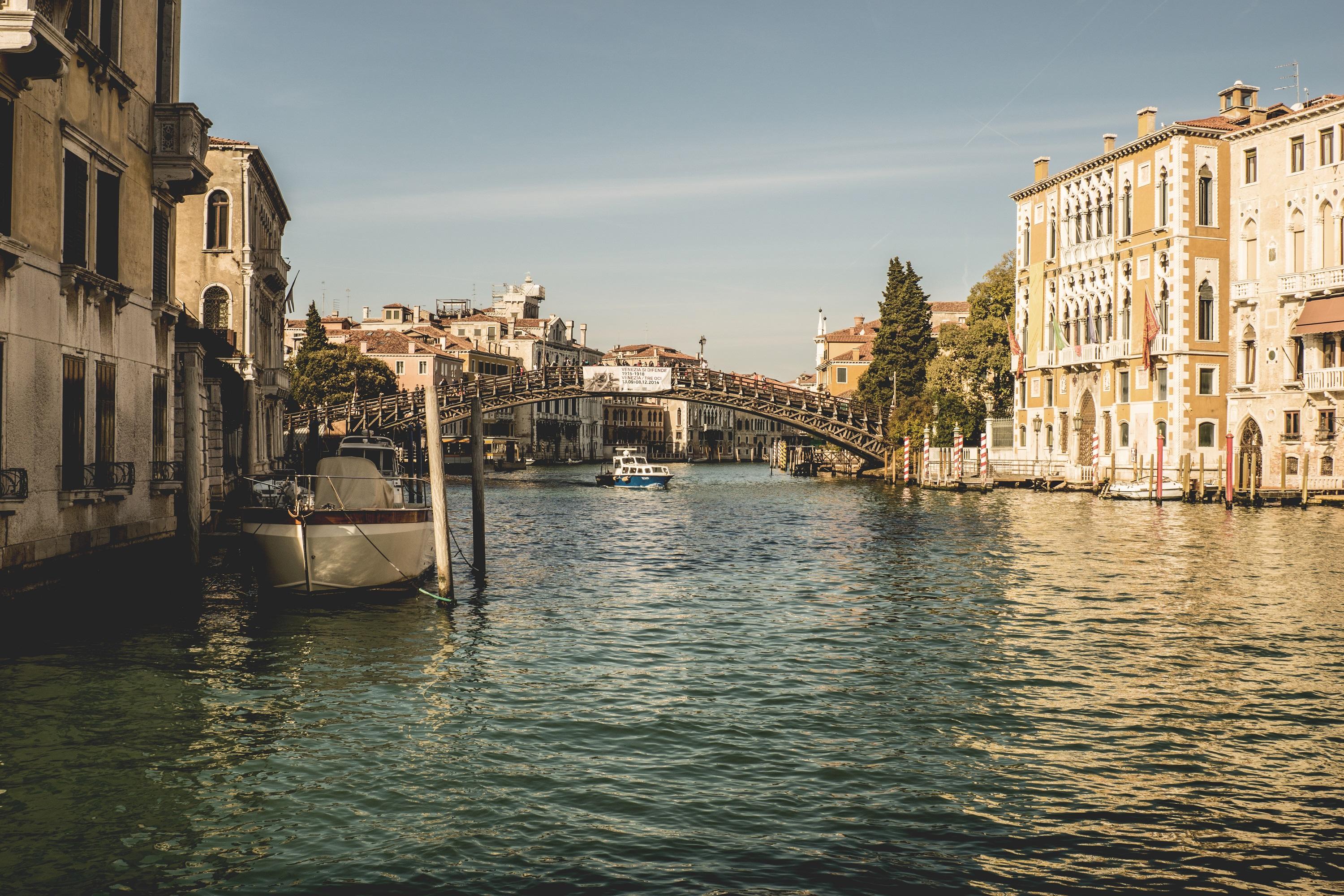 Which are the best cities for learning Italian?