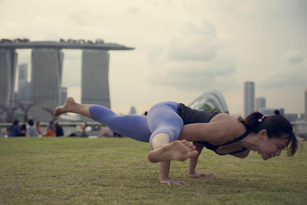 Yoga classes in a park are stimulating.