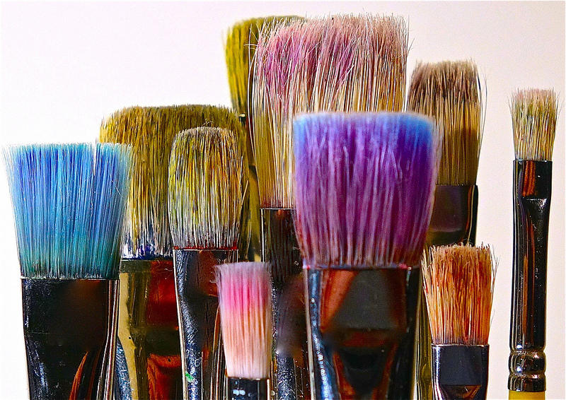 Brushes to paint watercolours