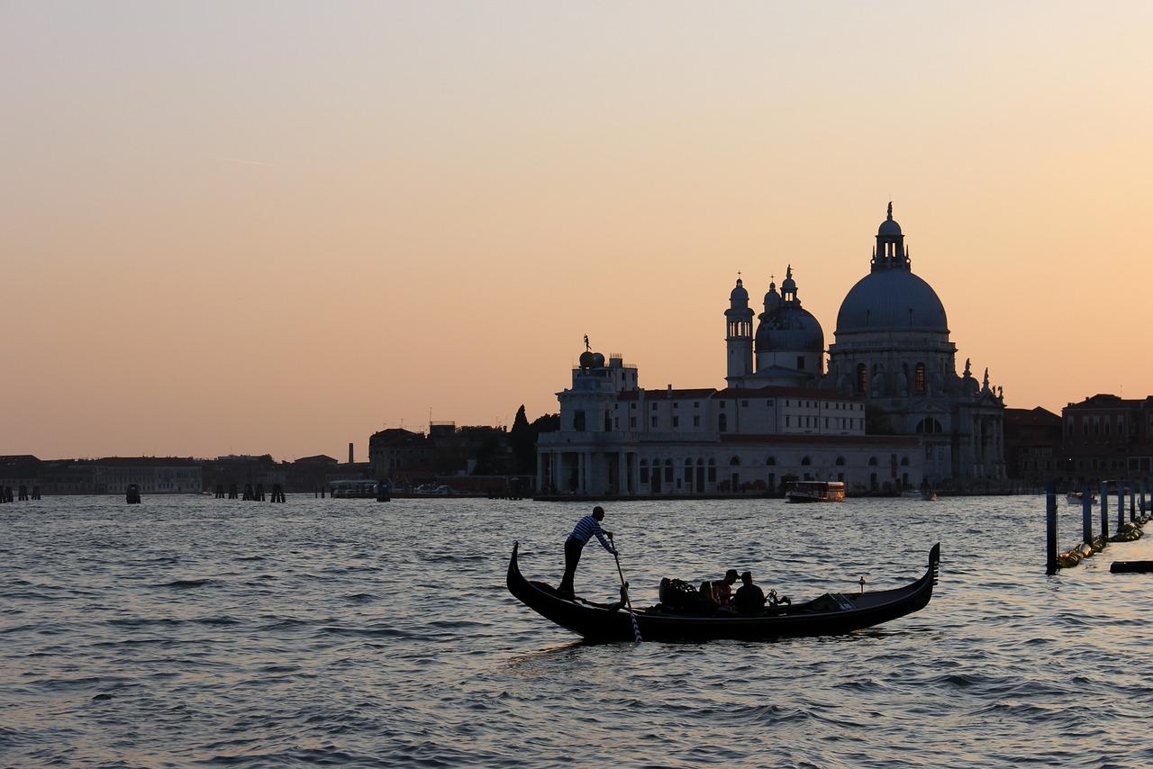 Learn Italian and spend your time in the most romantic parts of Italy
