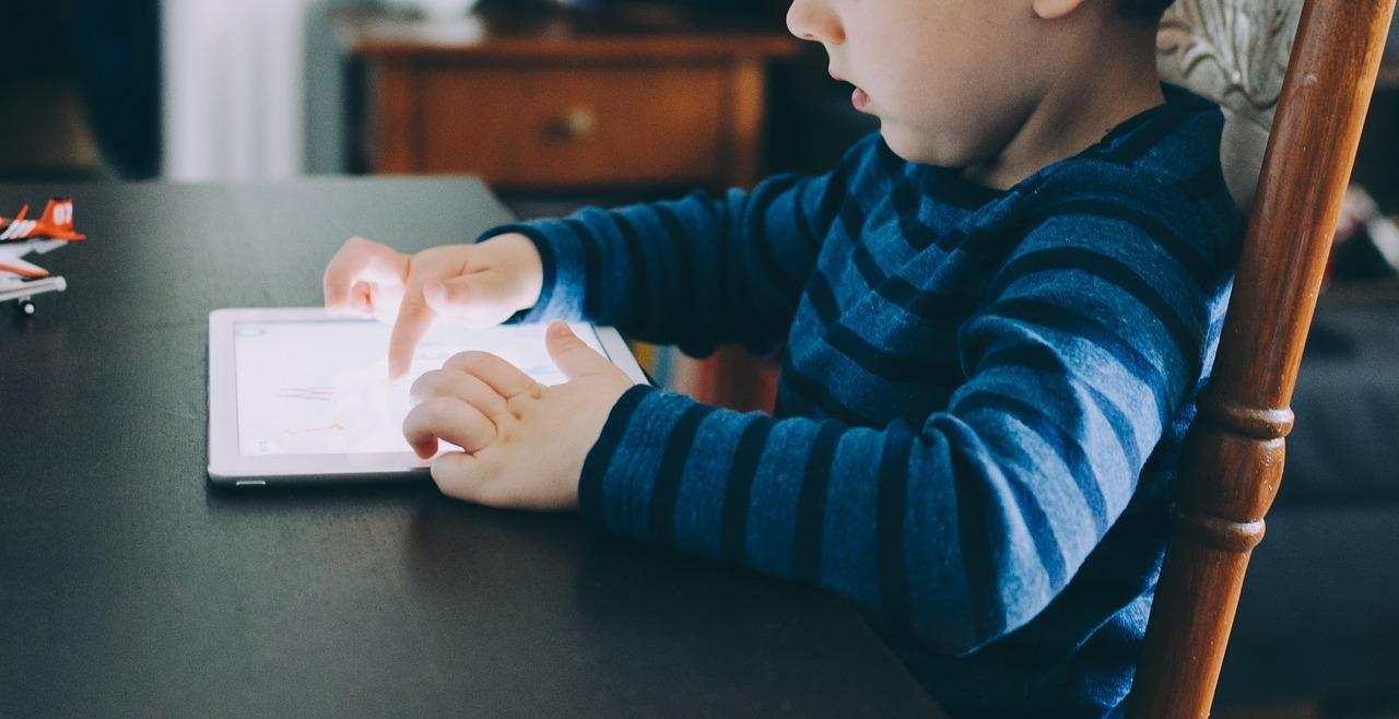 Learning to draw with online resources is a great way to help children explore different kinds of art