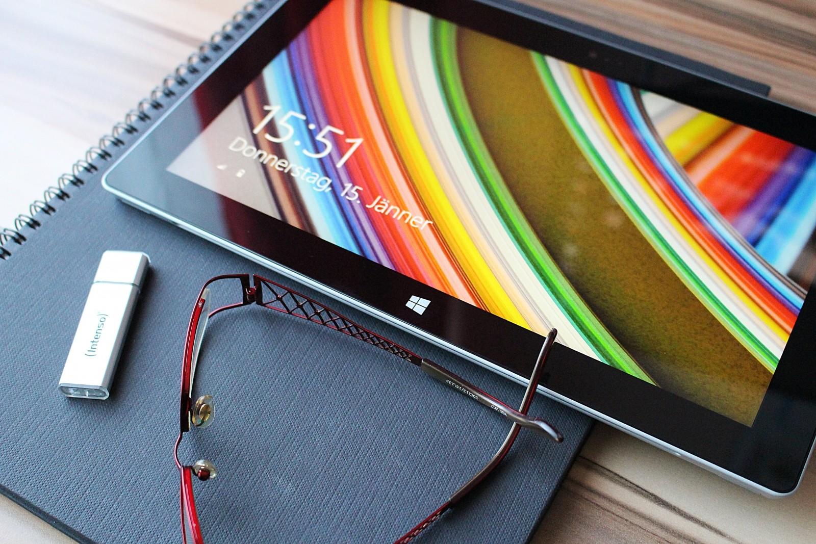 A dual tablet set up such as this one permits illustrators to make multifaceted designs