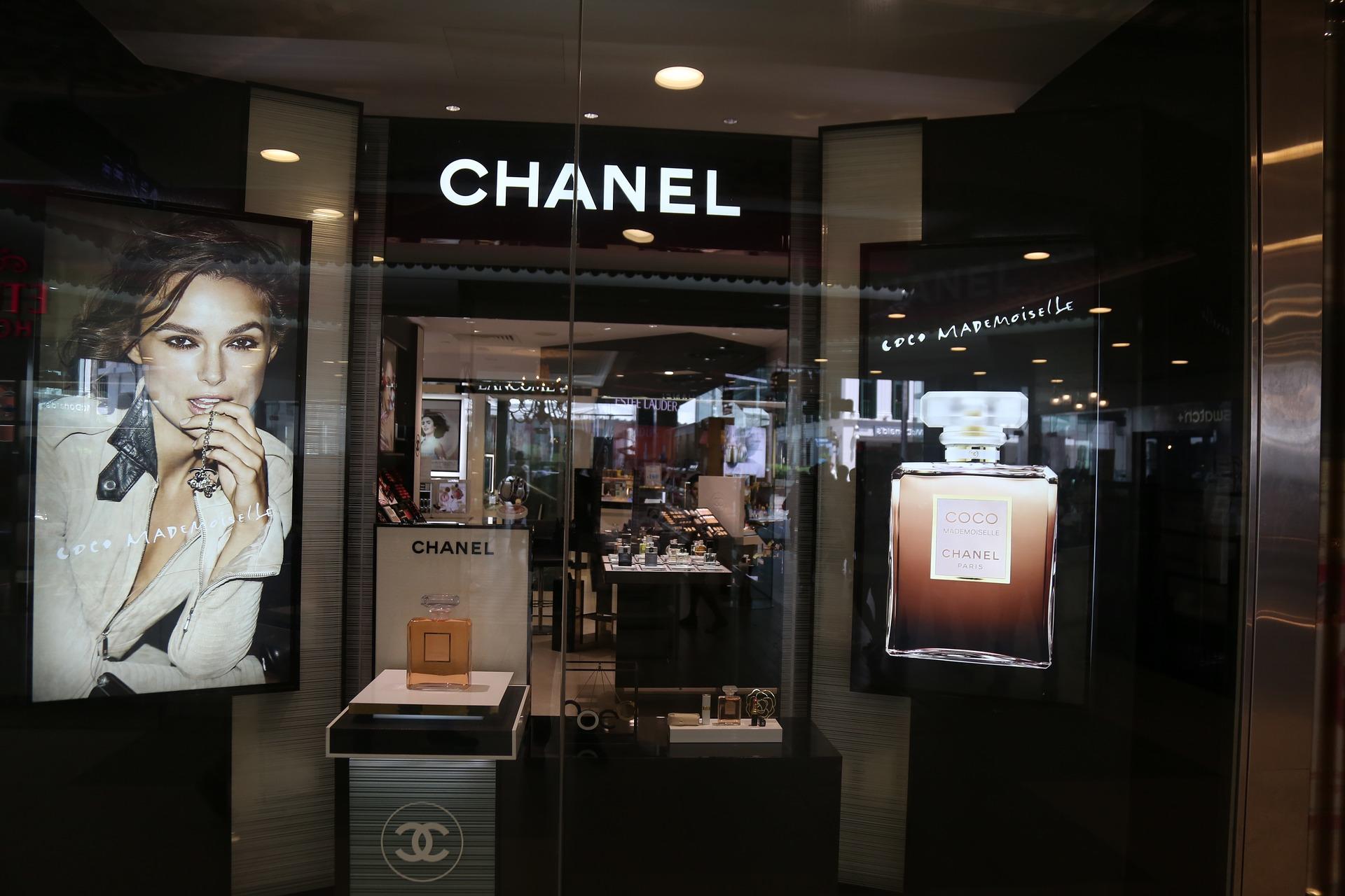 Timeless style, such as Chanel, never fails fashion