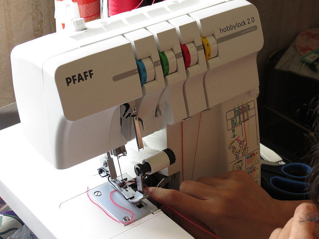 This Pfaff overlock can render professional looking stitching