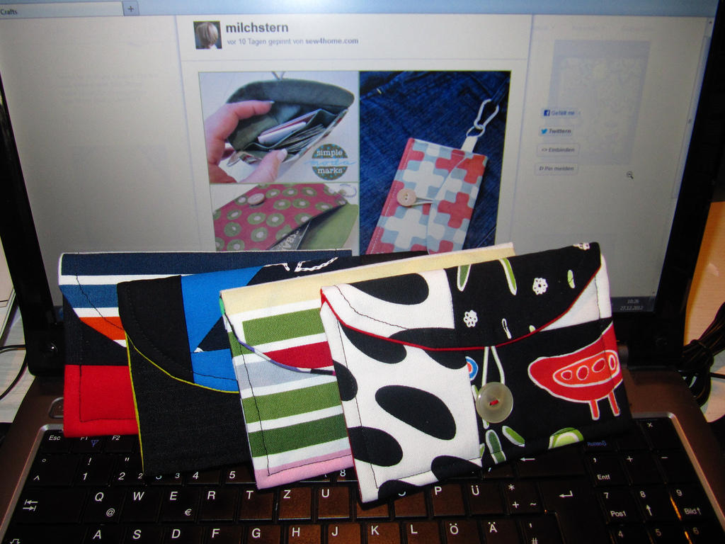 Step by step sewing tutorials for crafts projects.