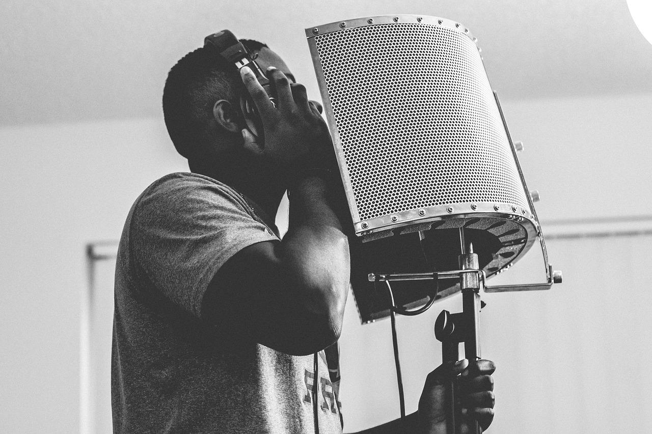 Hiring a singing teacher willl give you the help you need to fulfil your singing potential
