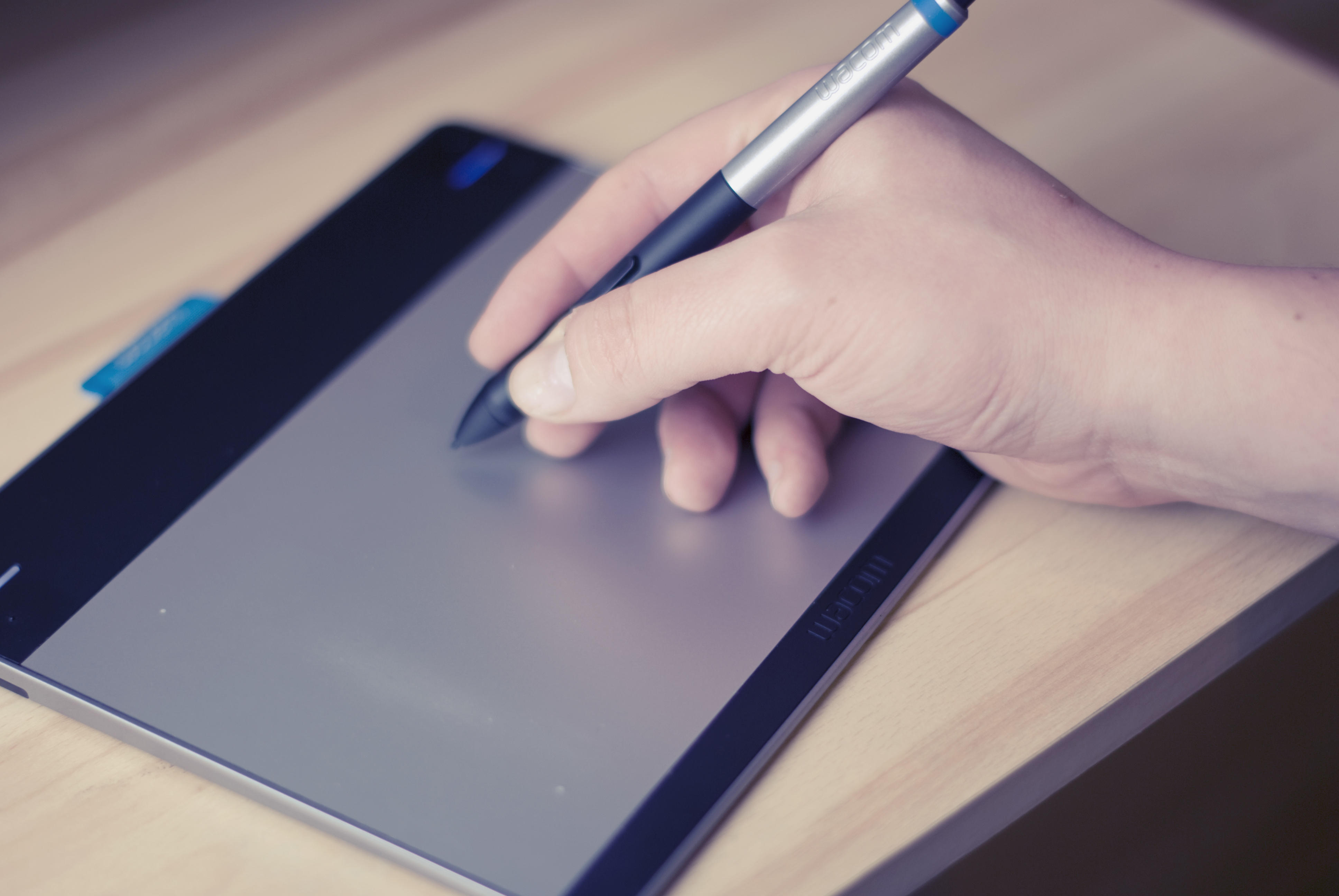 How much should I charge for graphic design tutorials?