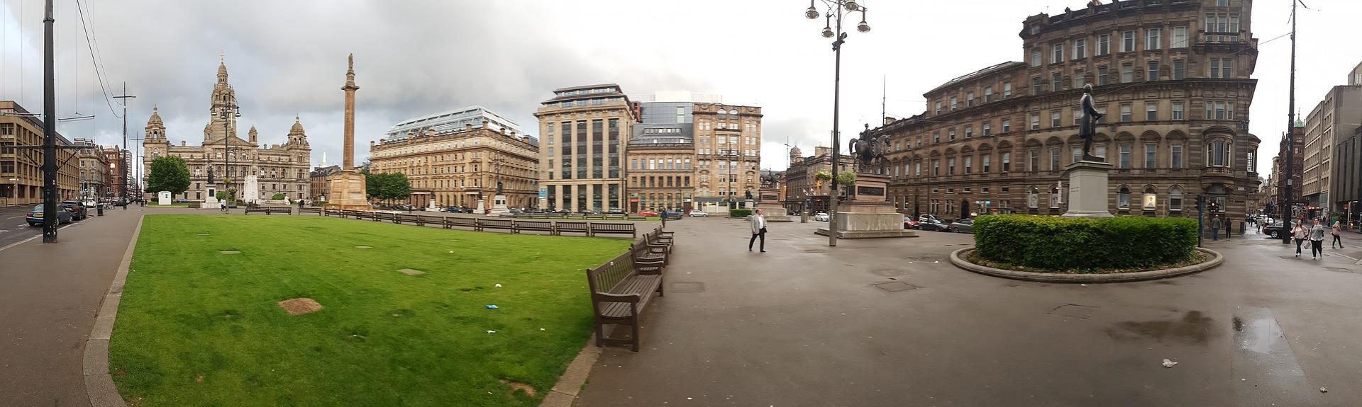 Can you take a panorama shot of George Square
