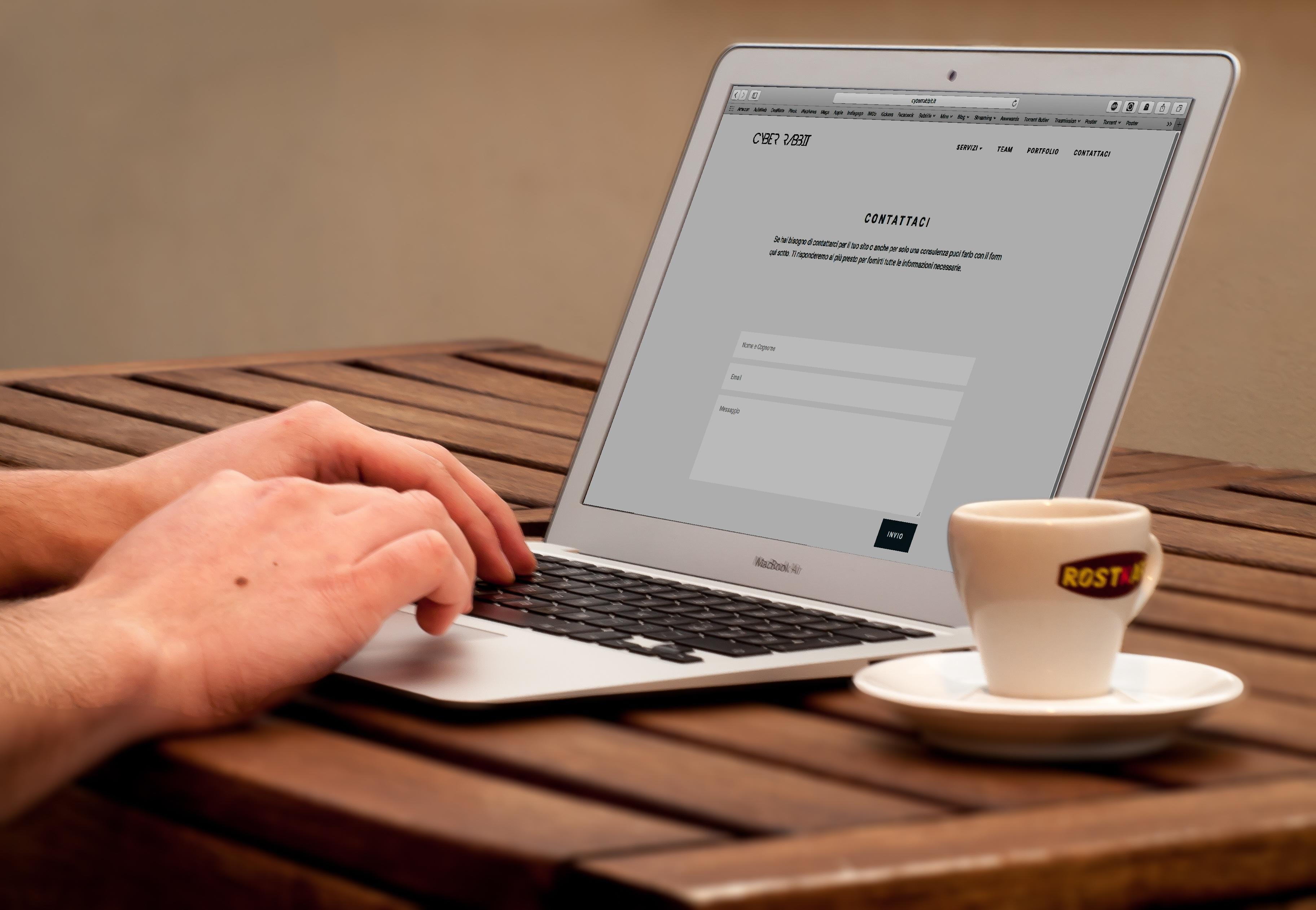 How do you become an IT tutor?