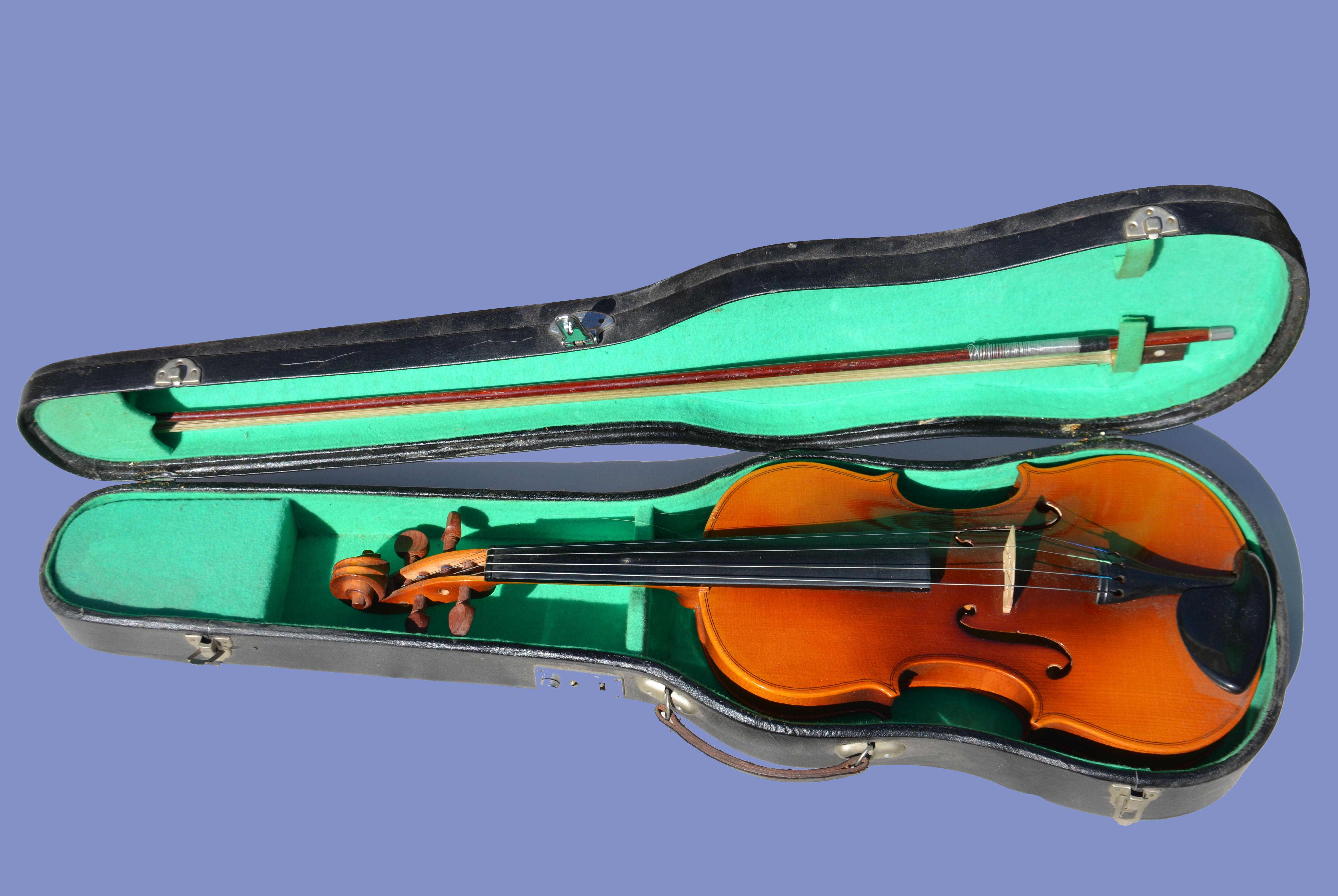 Who makes violins?