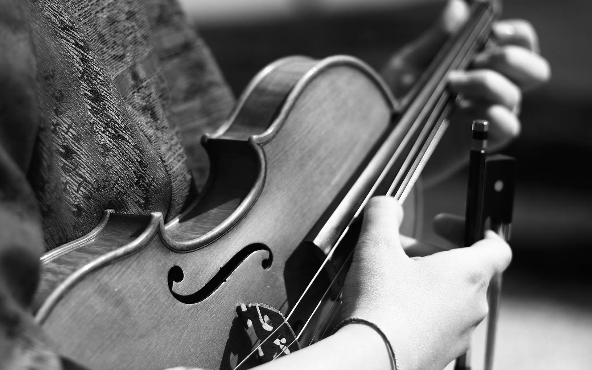 How can you improve your violin fingering?