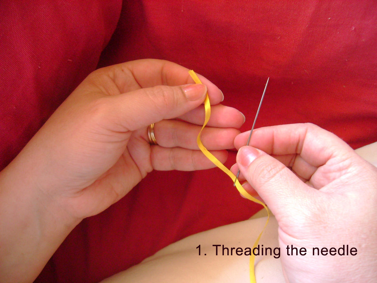 Online embroidery tutorials can teach you embroidery techniques.