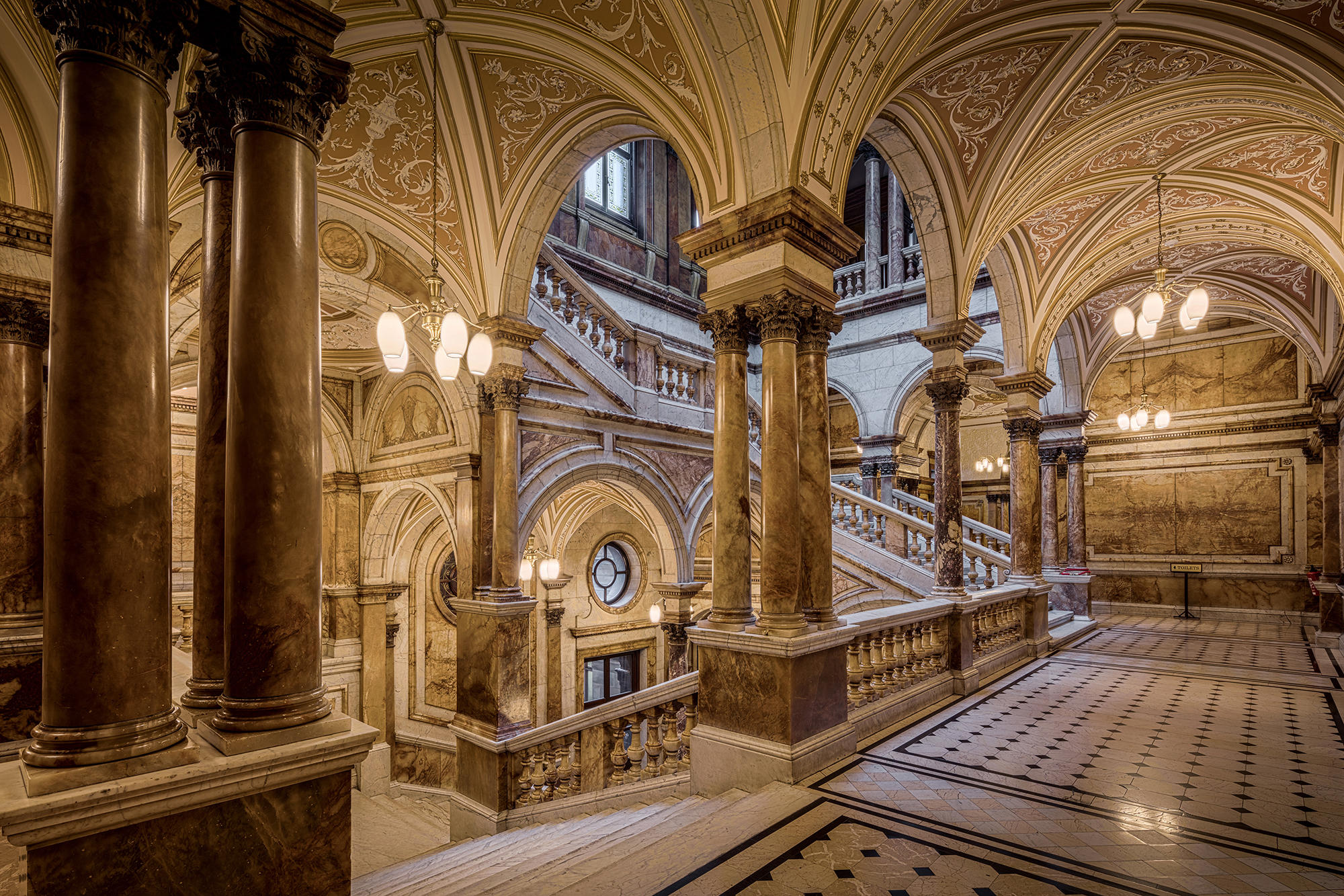Glasgow has a fair share of Theatrical heritage, drama haunts its chambers.