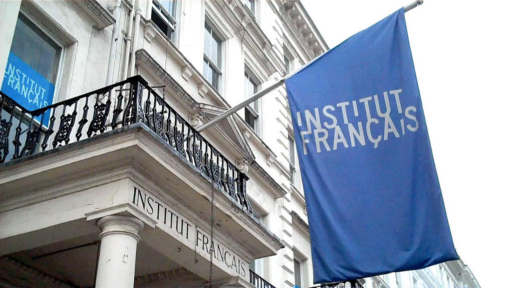 Français takes a cedilla