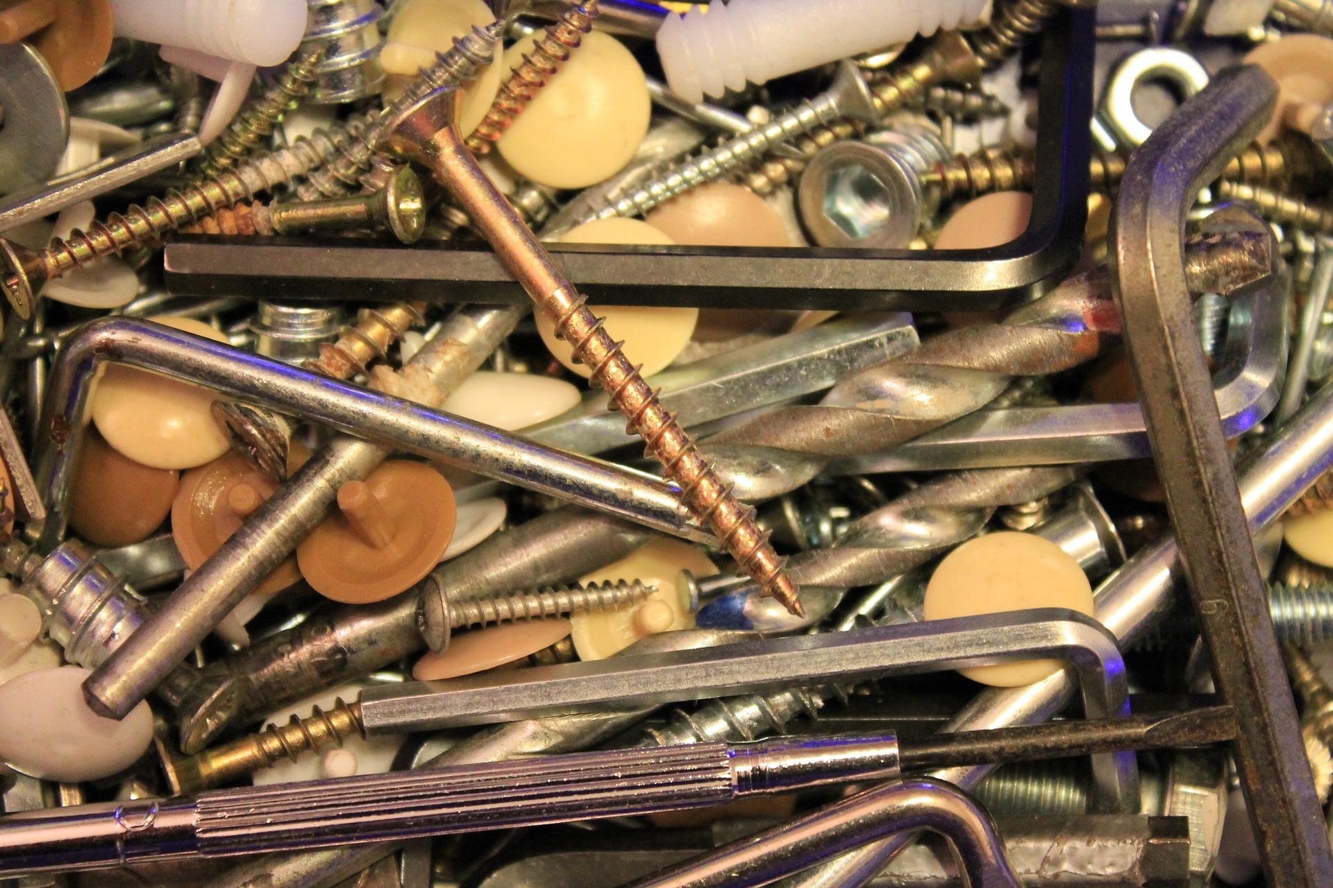 Do French nouns seem as orderly spelled as your junk drawer?
