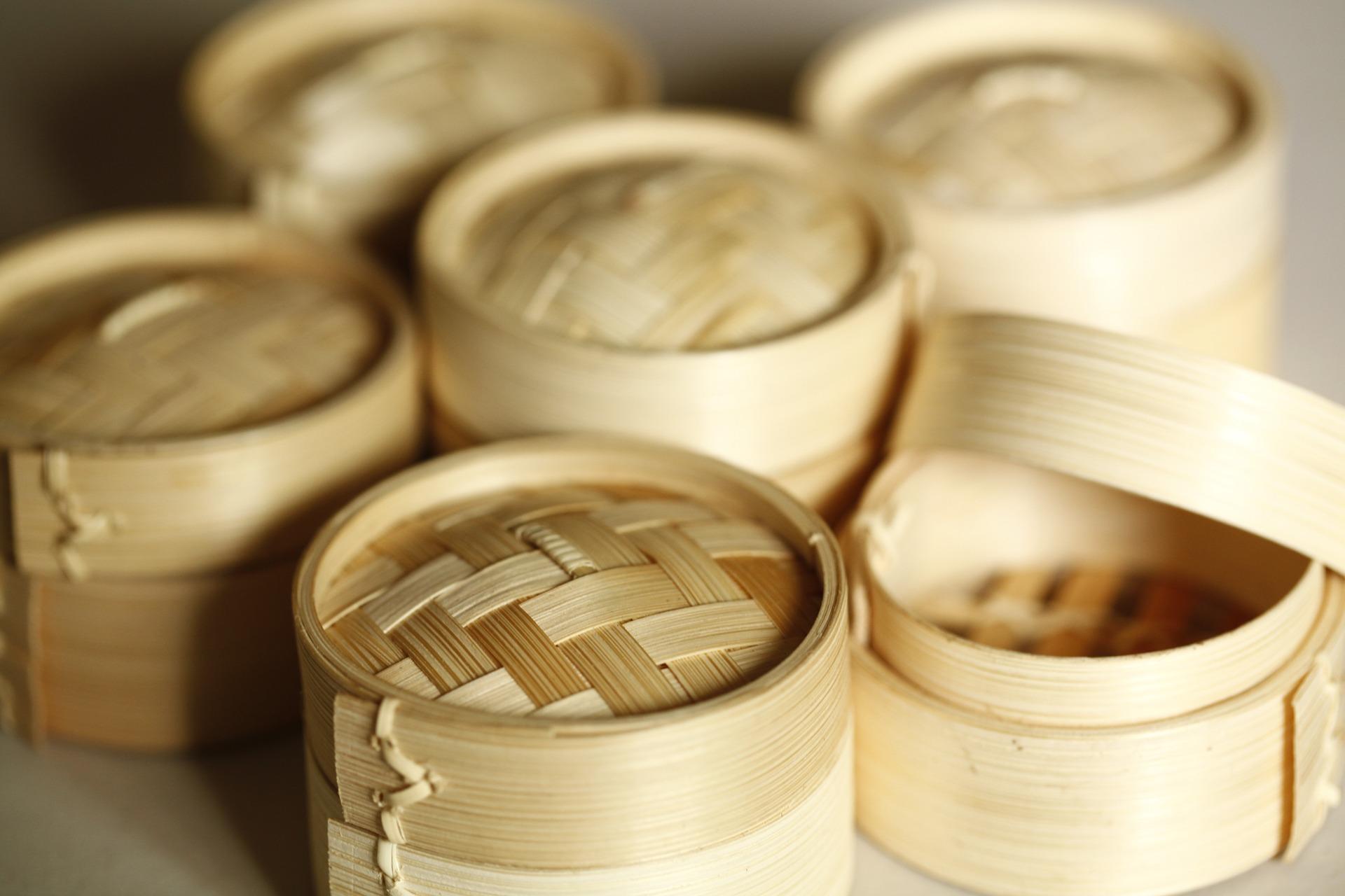 How do you use a bamboo steamer?