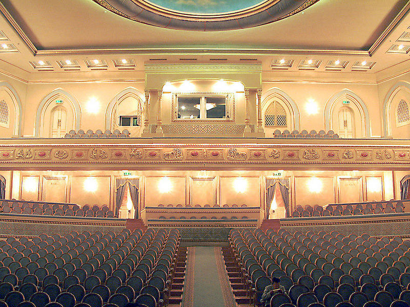 Symbolist drama took over from the outdated classical performances.