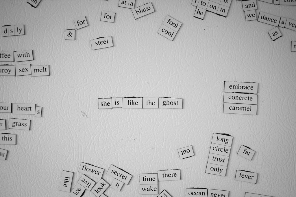 Build French sentences with this game.
