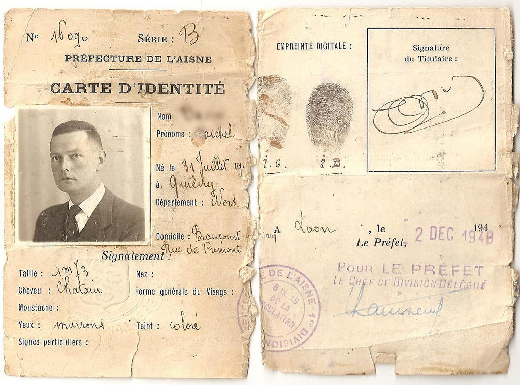French citizenship gives you an ID card