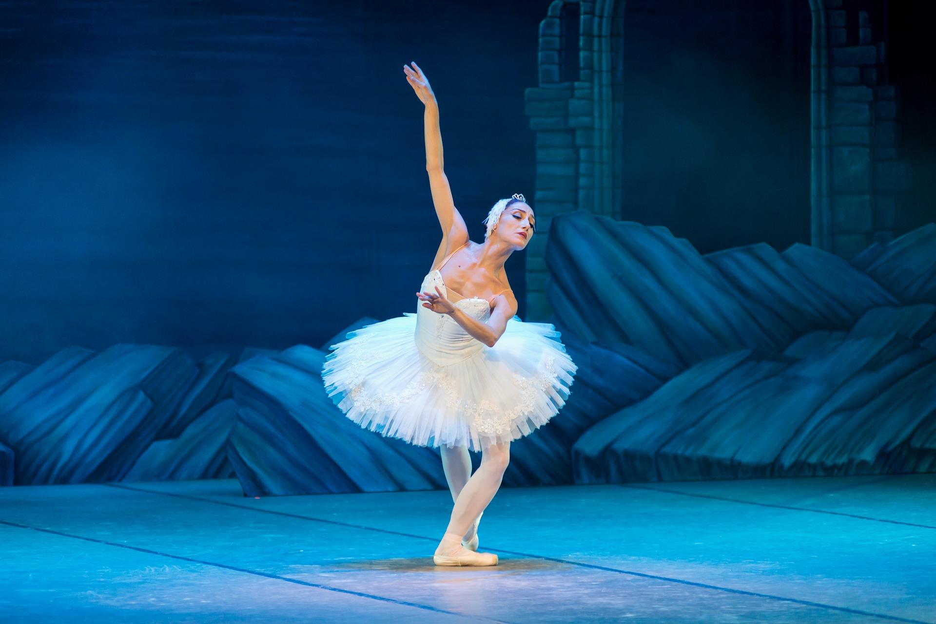 Learn ballet online for free from the comfort of your own home.