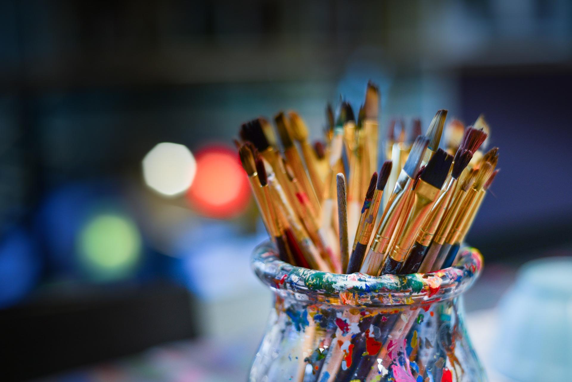 Learn about the history of art with painting lessons.