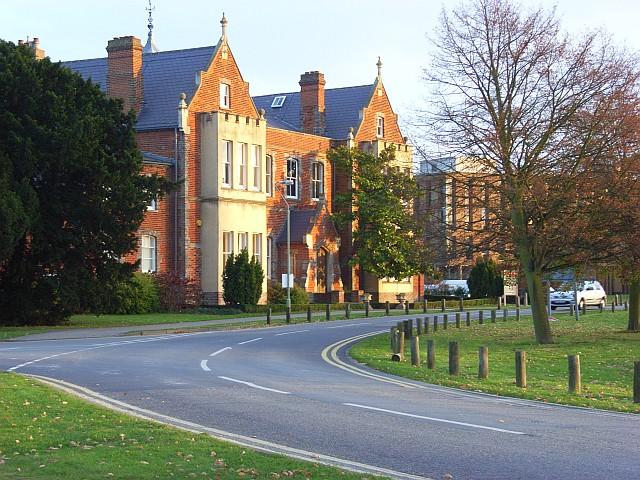 The University of Reading, which has economics students reading the economist 2017.