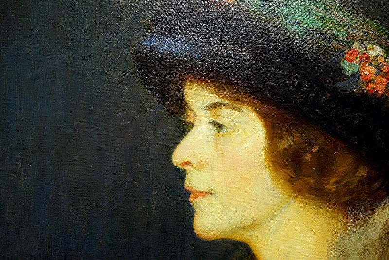 Fine Art is usually the first choice for those wishing to exhibit their paintings in museums after they graduate.