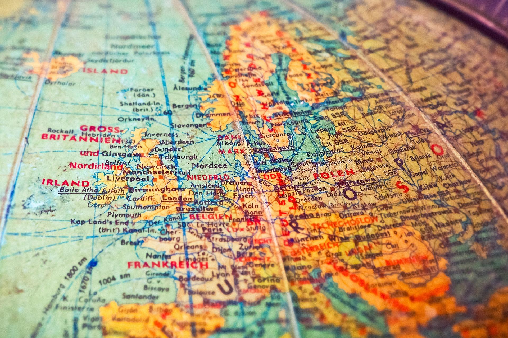 Tutors in big cities generally charge more for their lessons than those in remote areas
