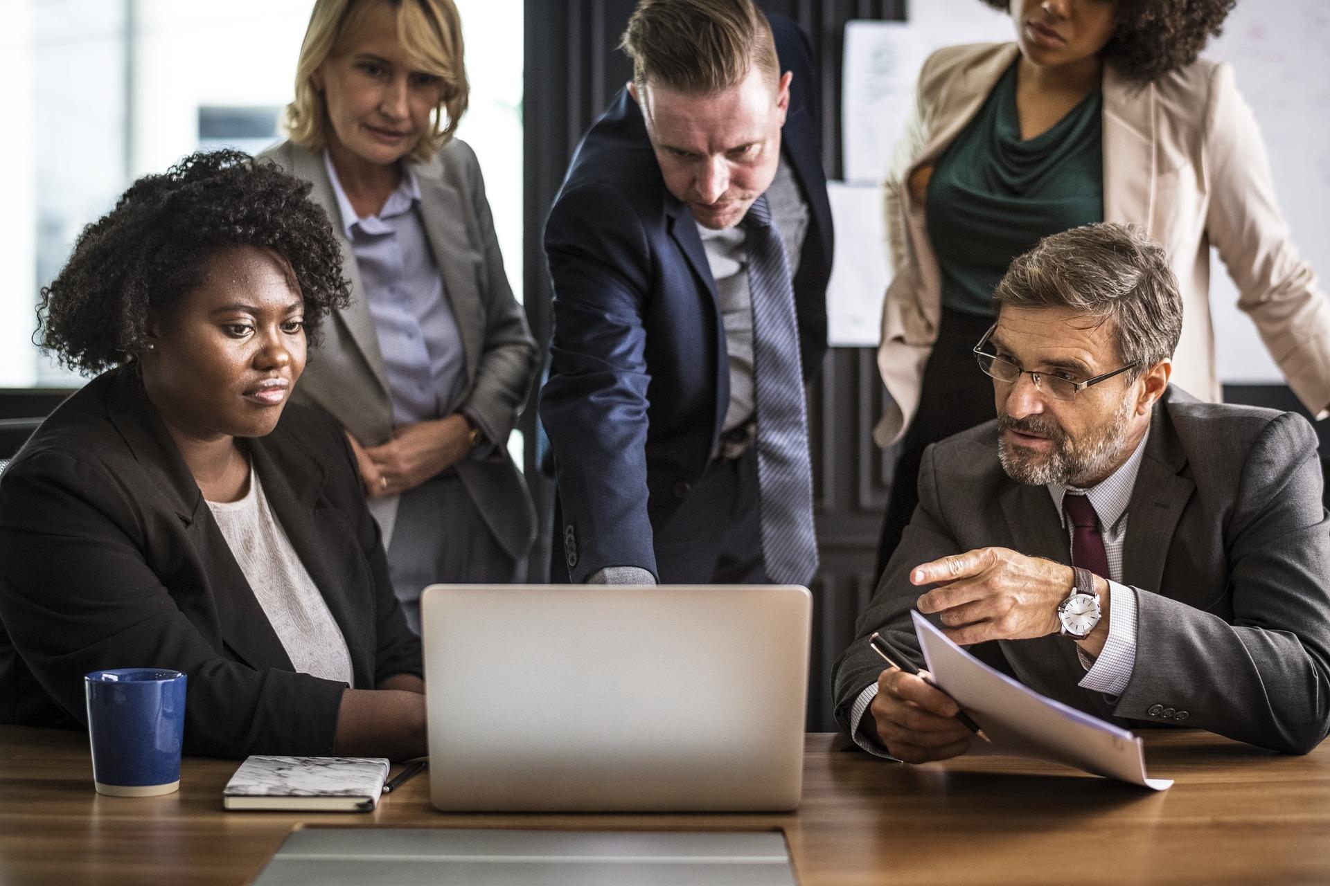 Join a MOOC and discuss economics in a group