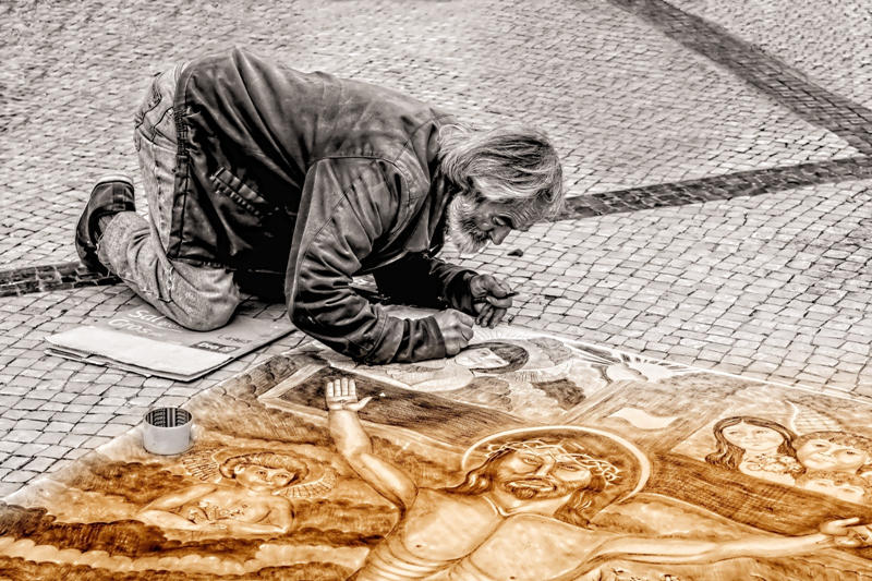 Painting courses help develop skills and creativity.