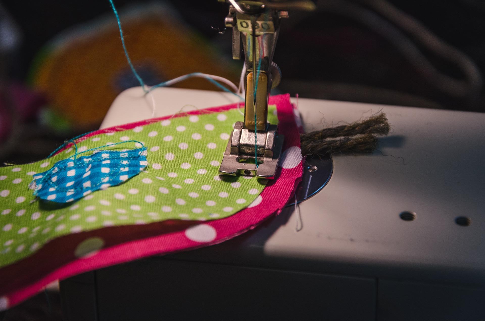 How do you make your own sewing blog?