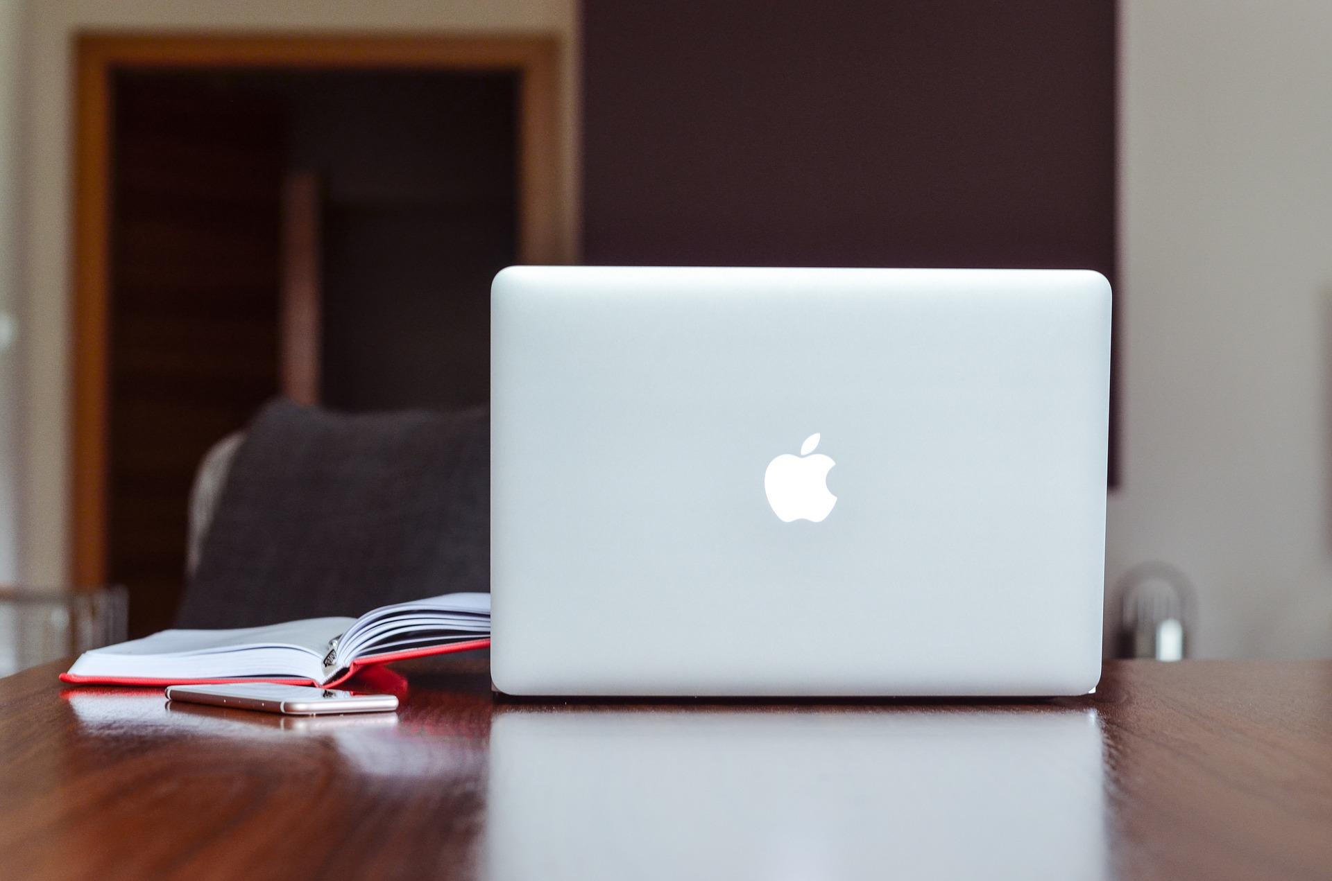 What are the advantages of Macs?