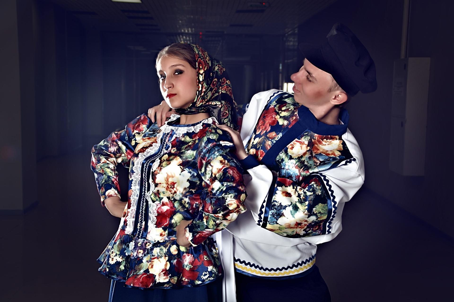 Where can you find couples' dance classes?
