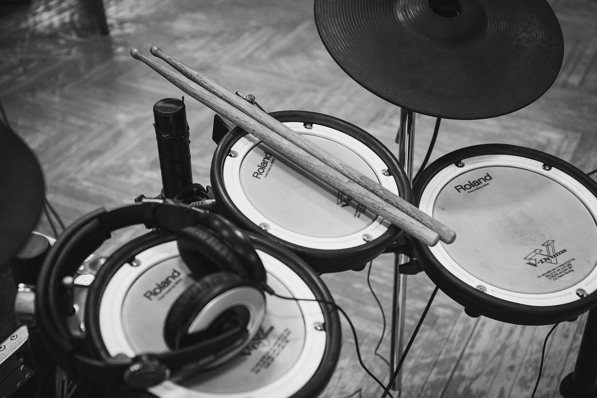 Electric drums are more convenient to play in an apartment