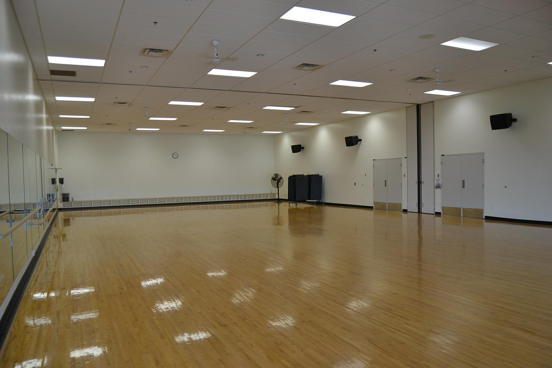 What should you wear to dance class?