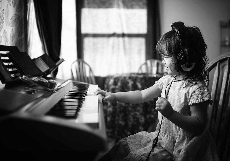 young piano players