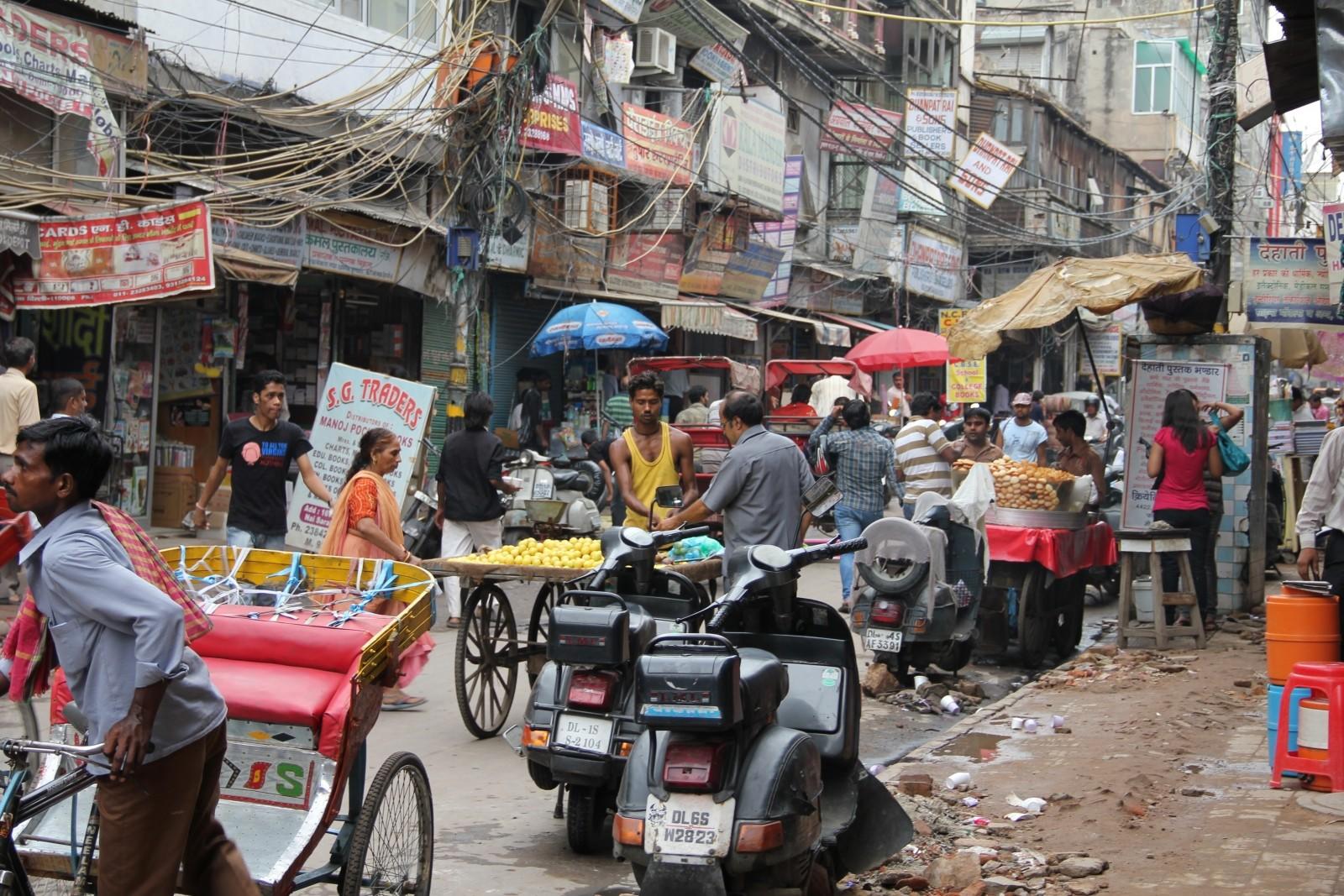 Live in India to learn the Hindi language.
