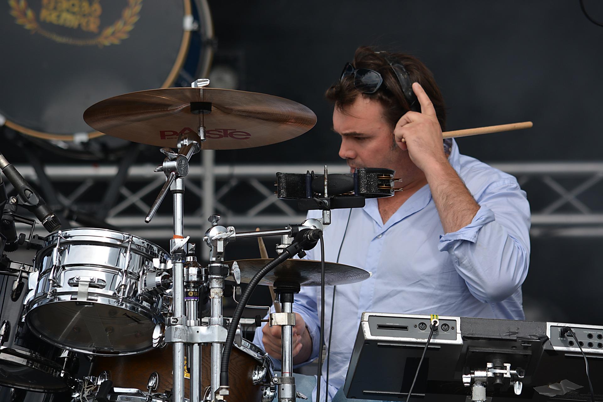 Can you teach yourself to play the drums?