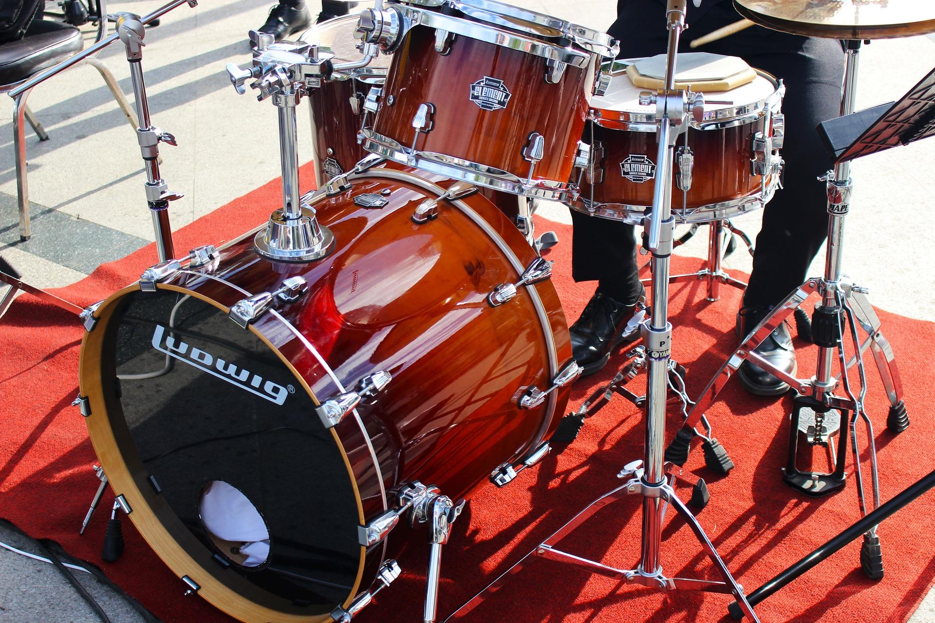 How do you use a double bass pedal?
