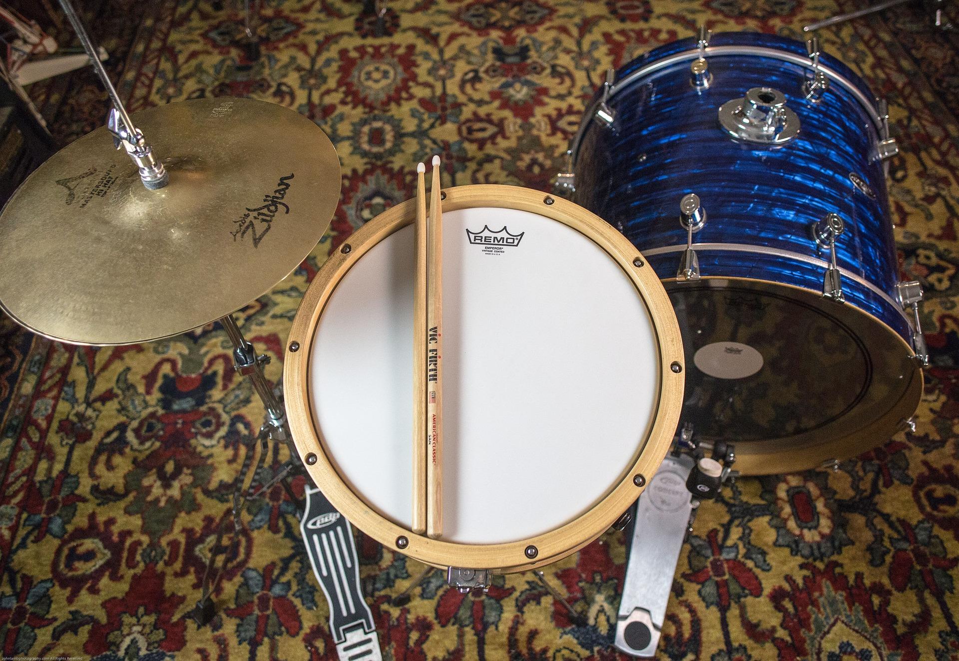 How do you use a hi-hat?
