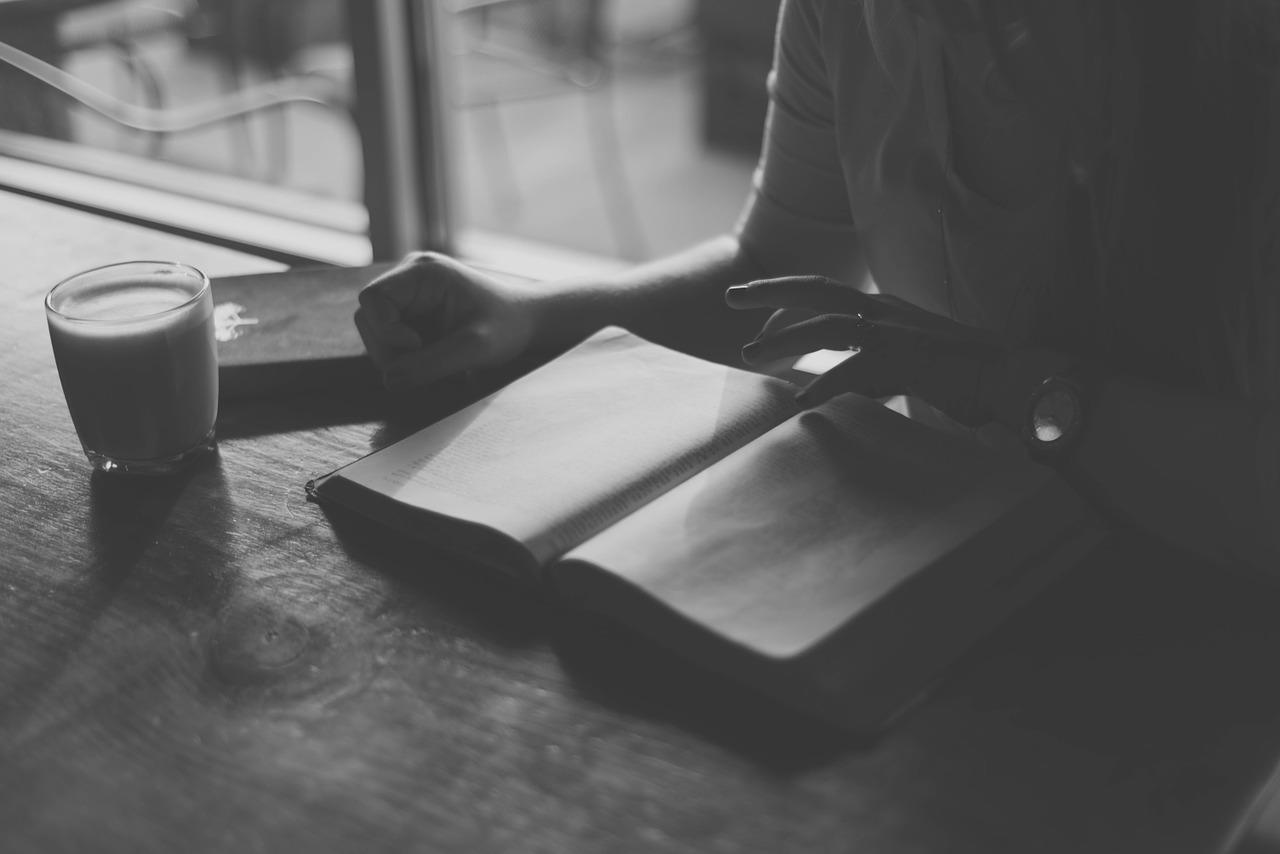 Reading Portuguese language novels can improve your knowledge and grades in Portuguese classes.