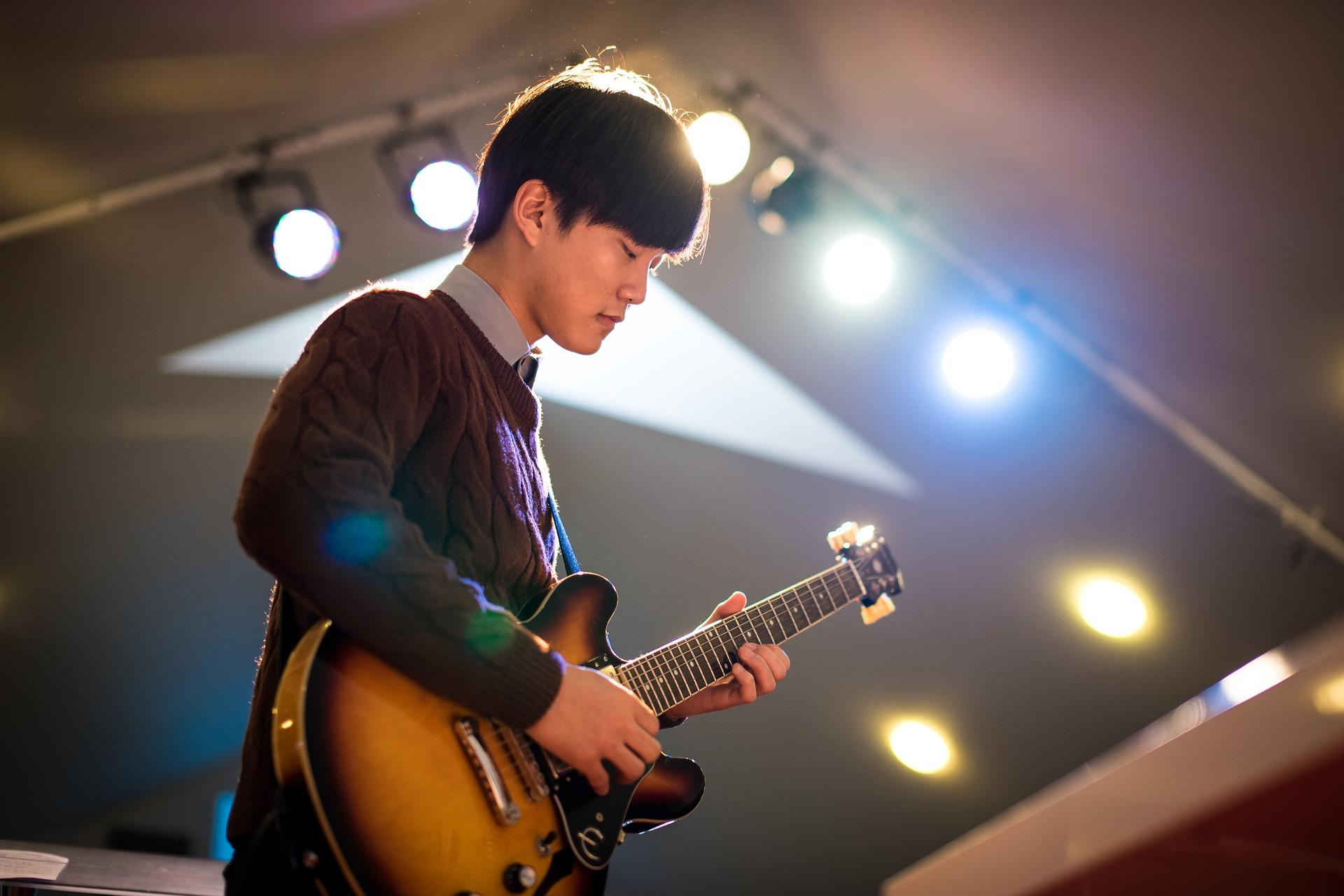 Which are the best guitar videos?