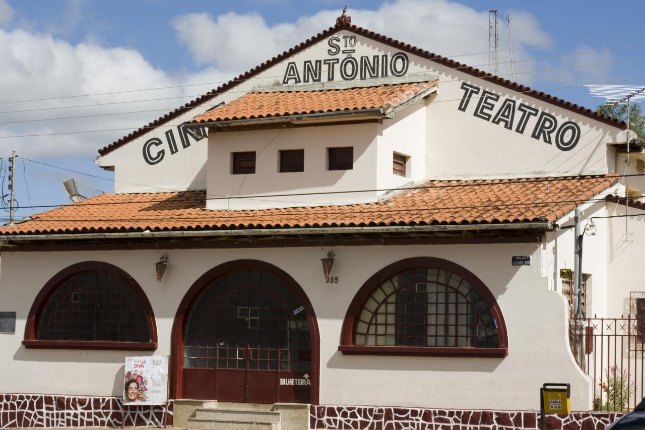 Learn Portuguese with Portuguese films.