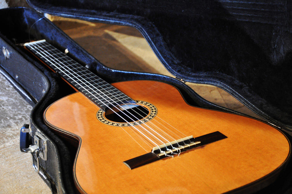 Portuguese music to learn Portuguese.