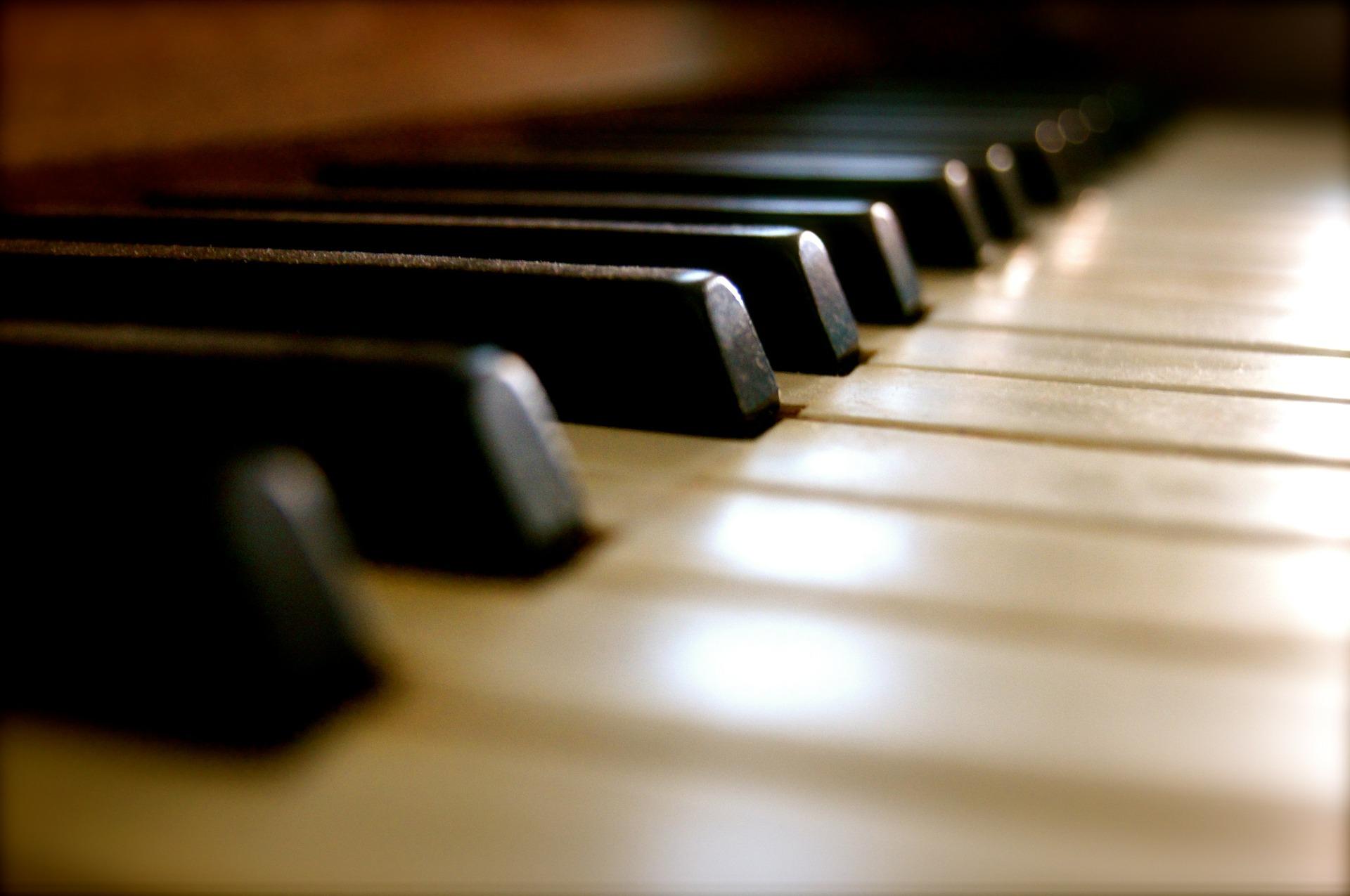 What are piano tutorials like?