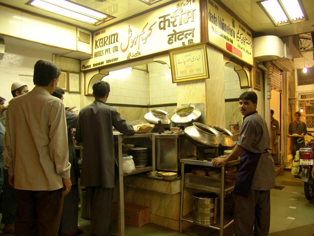 Pronounce the Hindi words for food correctly.