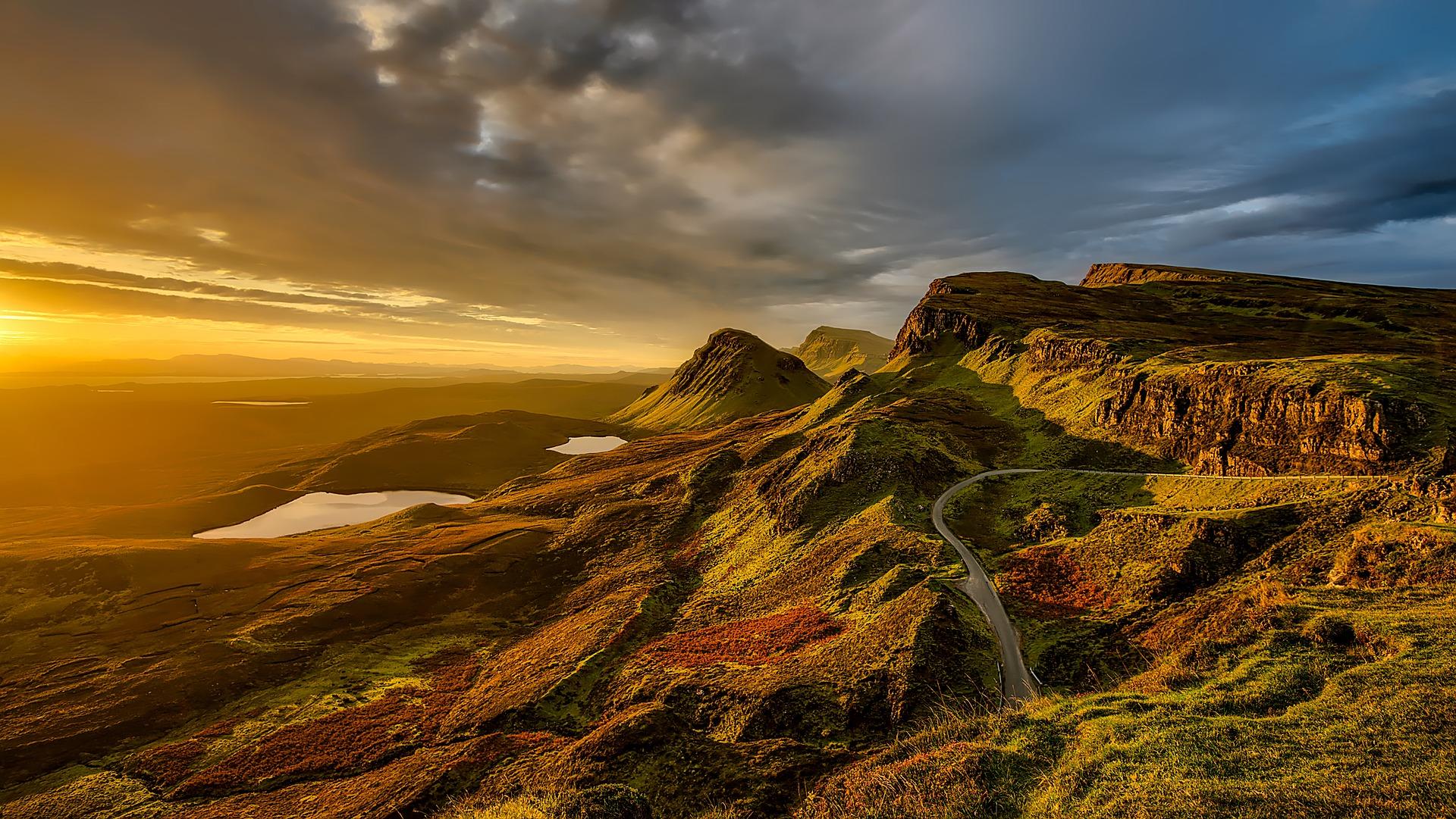 What is the difference between Scottish and English?