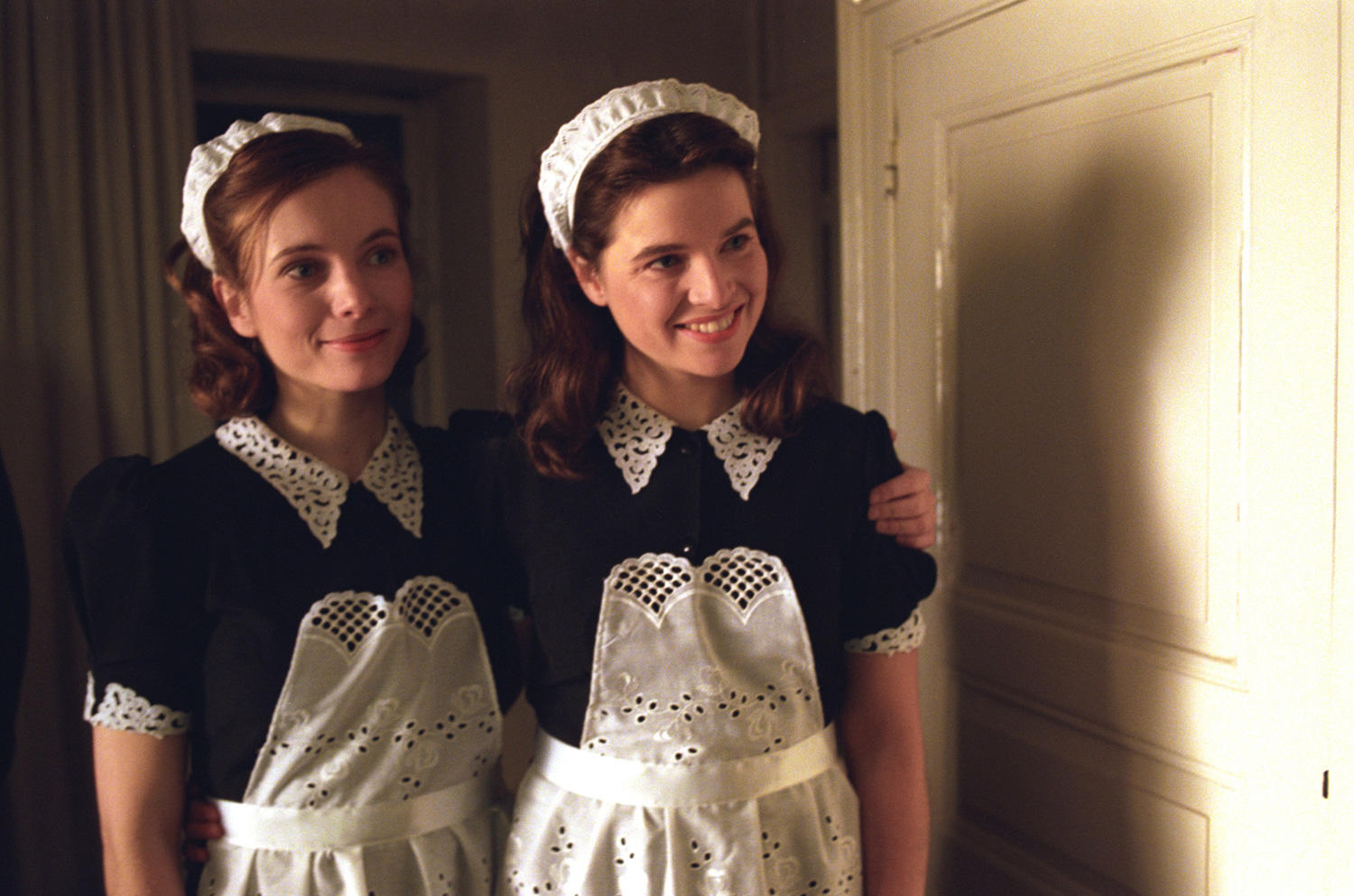 Picture from the movie Twin Sisters.